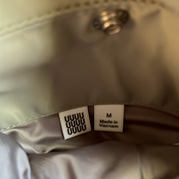 Uniglo reversible bomber jacket size medium - Picture 3 of 3